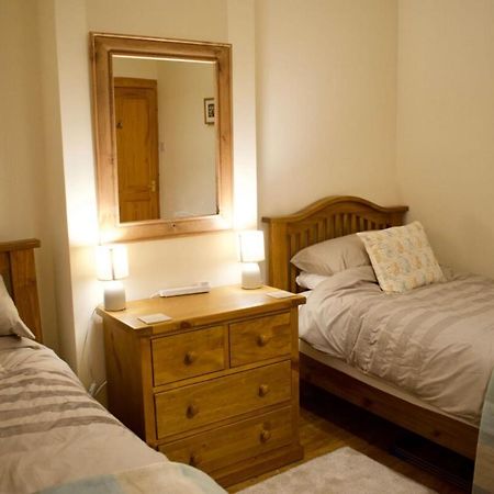Newly Refurbed Home With Free Parking EDI Exterior foto